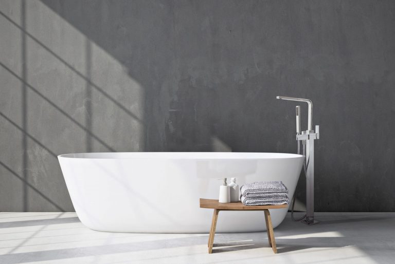 Freestanding bath fillers