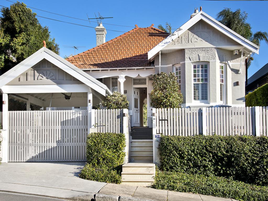 Why Should You Work With A Small Home Builder?