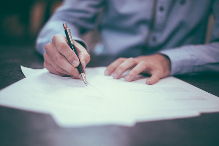 divorce lawyer