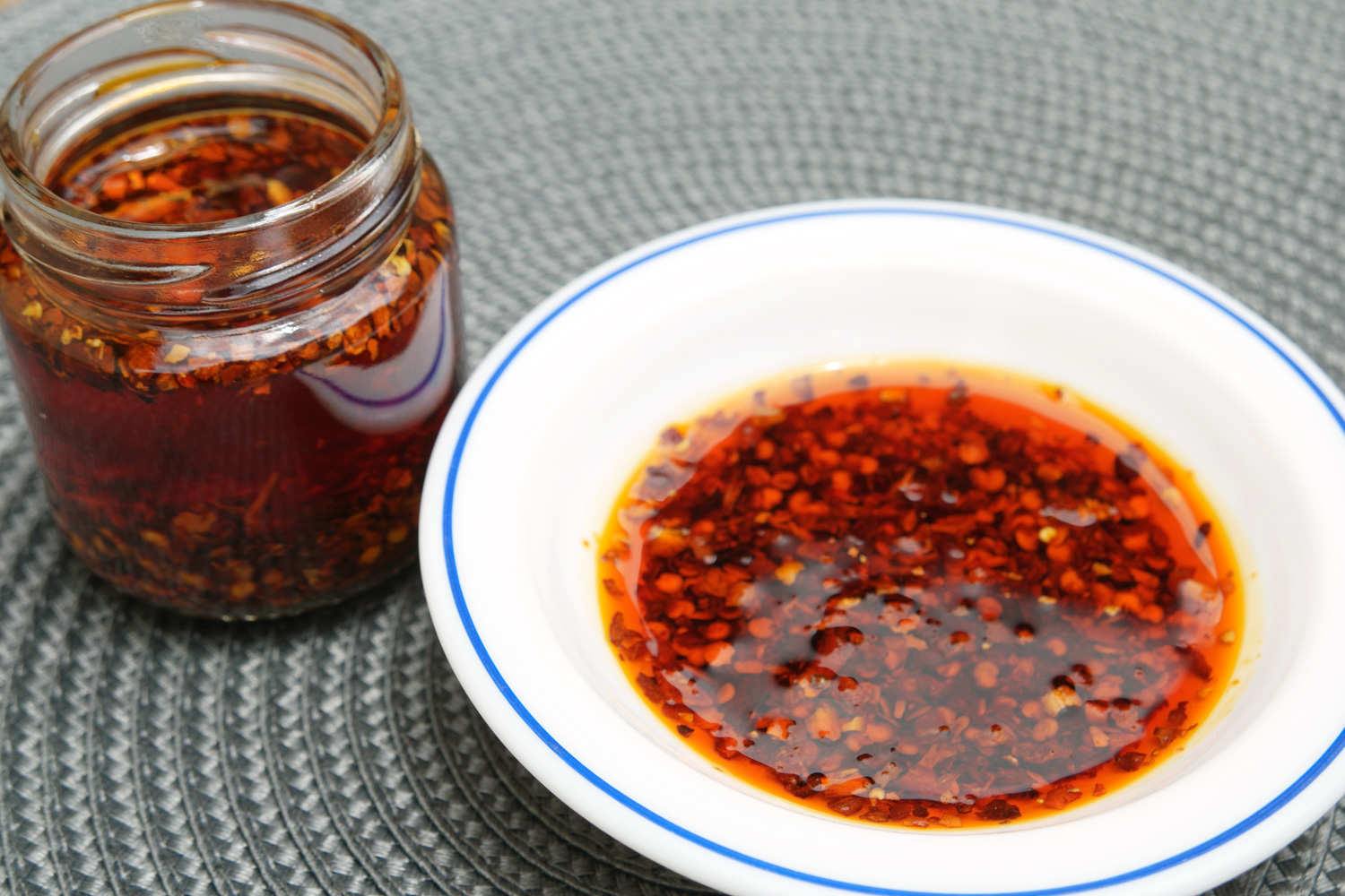 Learn The Benefits And Uses Of Organic Chilli Oil