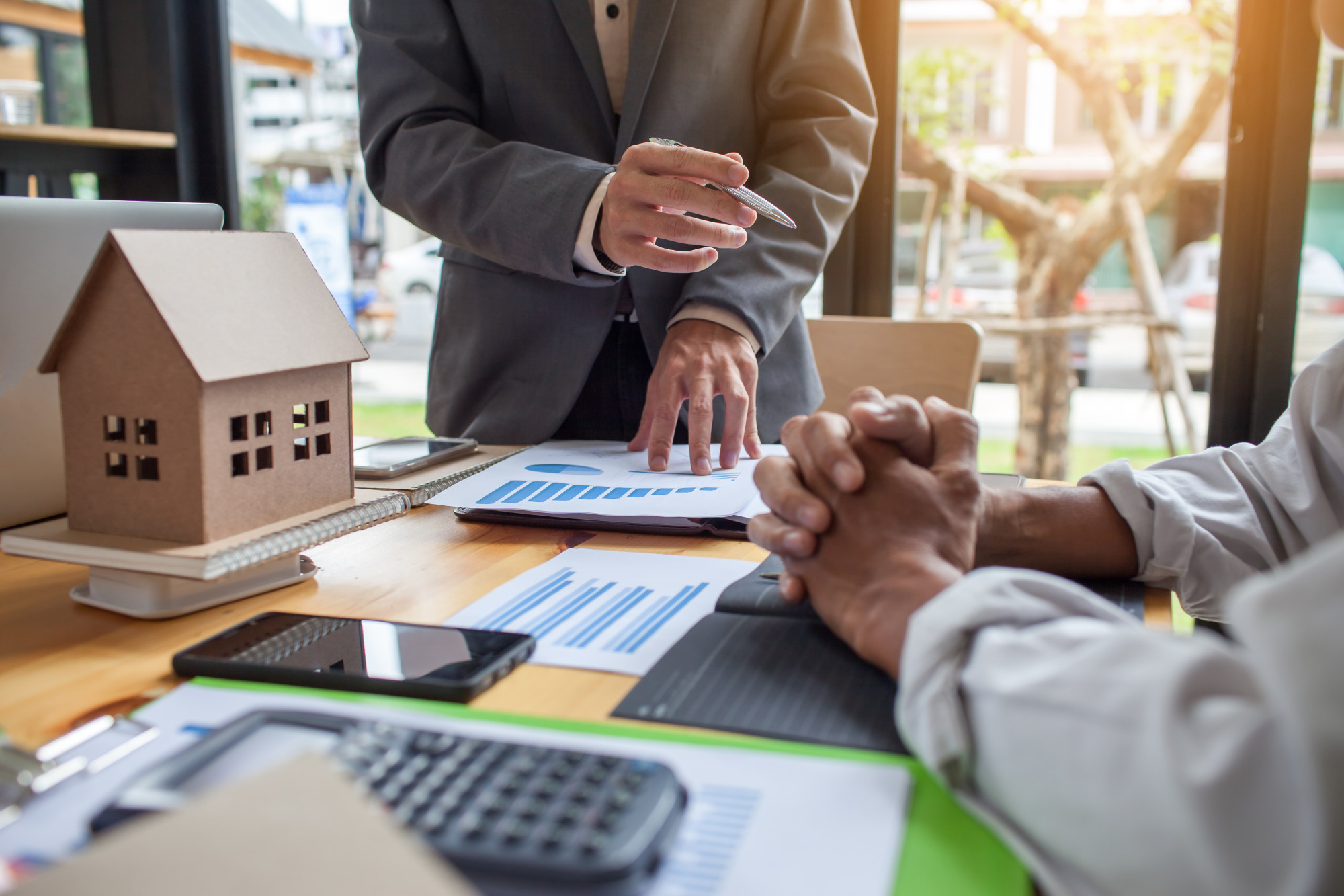 Is It Beneficial To Hire A Mortgage Broker
